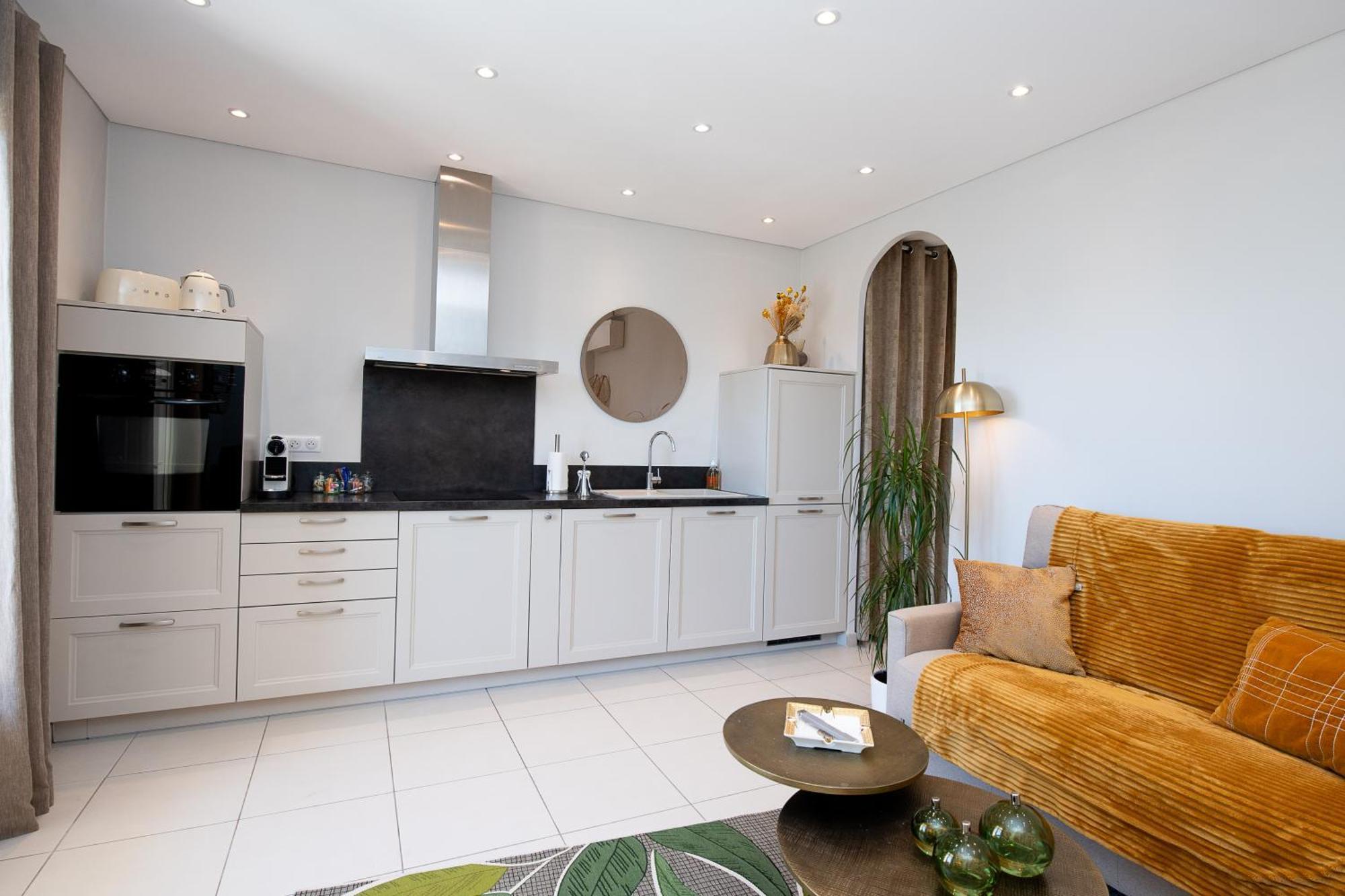 Confortable T2 Vue Mer Avec Terrasse Amenagee Et Parking Prive, Plage Et Port A Pied ซานารี-ซูร์-แมร์ ภายนอก รูปภาพ