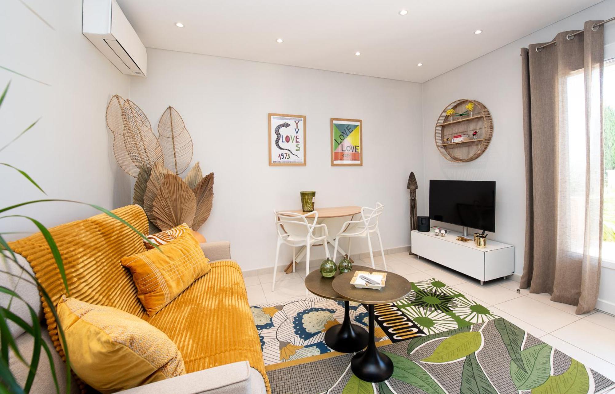Confortable T2 Vue Mer Avec Terrasse Amenagee Et Parking Prive, Plage Et Port A Pied ซานารี-ซูร์-แมร์ ภายนอก รูปภาพ